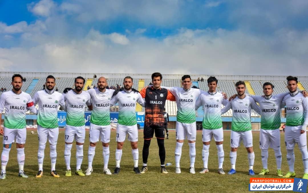 آلومینیوم اراک موفق شد به برتری یک بر صفر مقابل داماش گیلان دست پیدا کند تا با این نتیجه 60 امتیازی شود و صعودش به لیگ برتر را قطعی کند.