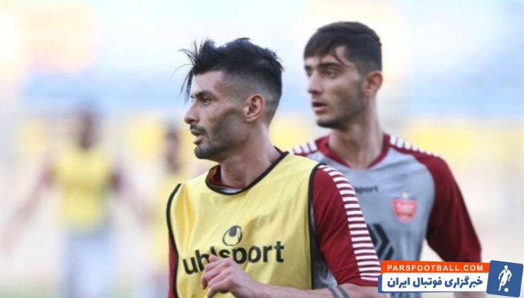 با حضور سعید آقایی مدافع چپ سابق سپاهان و تراکتور که ترجیح داد تبریز را بدون امضای قرارداد با تیتیها ترک کند و پرسپولیسی شود