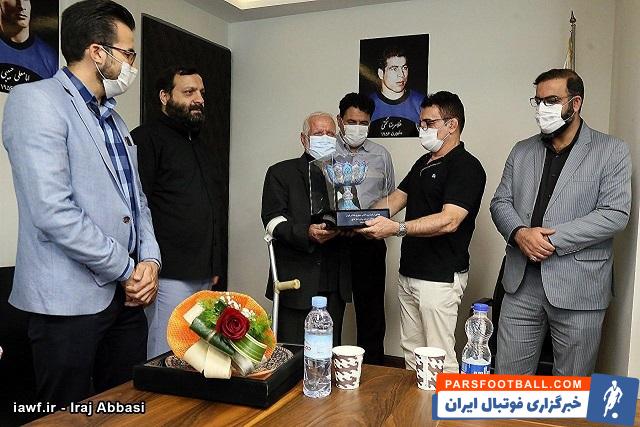 محمد بنا امروز در فدراسیون کشتی رویت شد تا موضوع استعفای او کاملا نسبت به هفته گذشته کمرنگ شود.