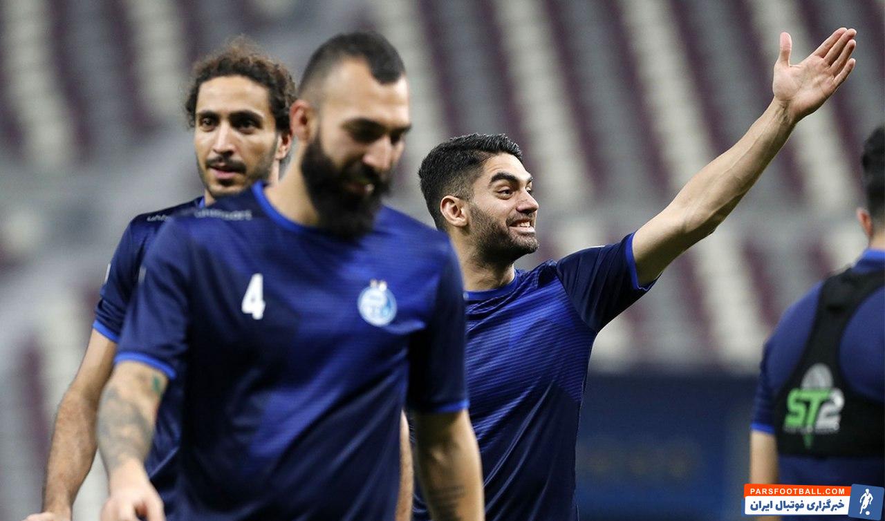 علی کریمی هافبک دفاعی استقلال پس از حضور در دوحه قطر و گذراندن تست کرونا، در تمرین دیشب آبیها حضور پیدا کرد.