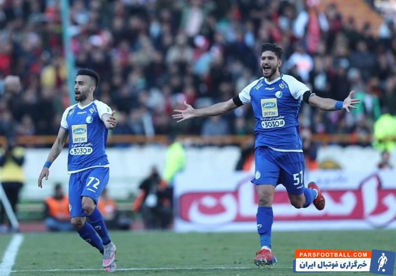 مدافع استقلال قراردادش را تمدید کرد