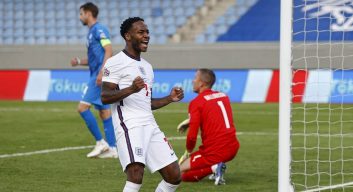 رحیم استرلینگ زننده تکگل انگلیس در برابر ایسلند اعتراف کرد در پایان کمی شانس هم به آنها برای حفظ نتیجه یار بوده است.