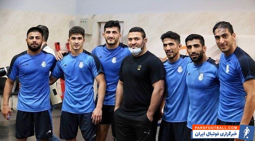 رضا یزدانى قرارداد خود را با استقلال به ثبت رساند تا علاوه بر قرار گرفتن تیم تحت هدایتش در قالب یکى از مدعیان اصلى، بر جذابیت افزوده شود.