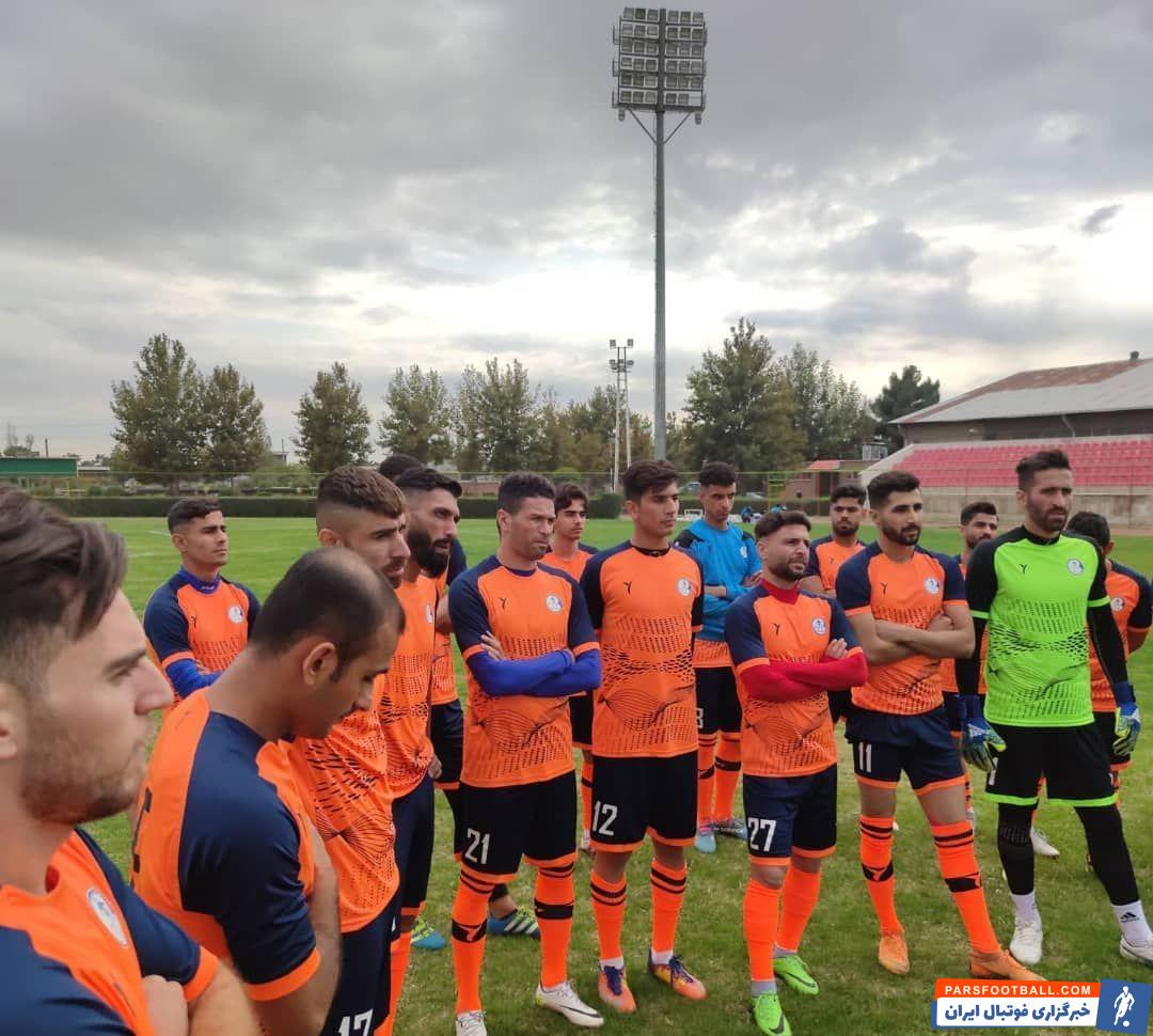 استقلال خوزستان آخرین قهرمان لیگ برتر در لیگ یک حضور دارد اما با امیر خلیفه اصل سرمربی جوان و کار بلد خود به فکر بازگشت به لیگ برتر است.