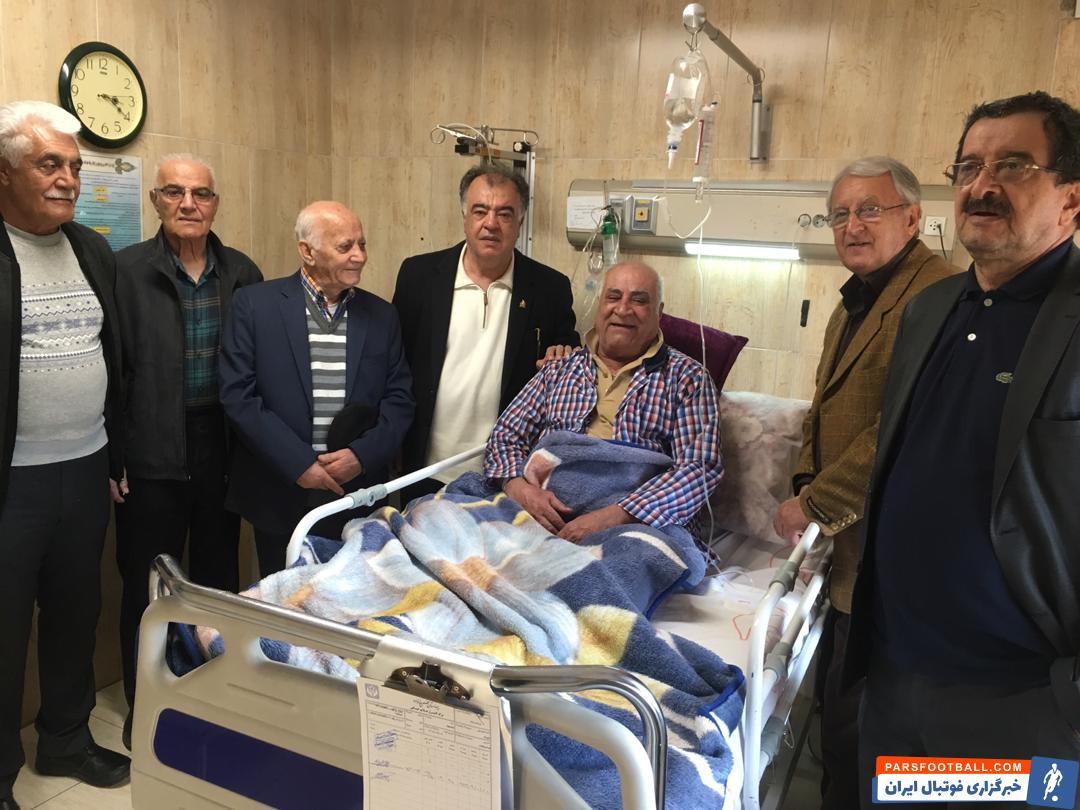 محمود یاوری ،پیشکسوت فوتبال ایران و اصفهان حدود یک ماه است که به دلیل ابتلا به بیماری کرونا ، در بیمارستان الزهراصفهان بستری است.