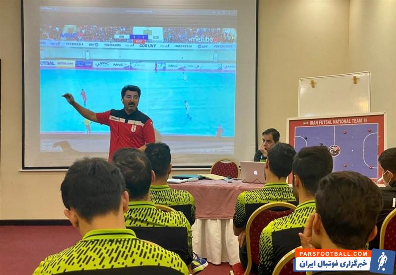 سرمربی تیم ملی فوتسال در بخشی از صحبتهایش خطاب به ملیپوشان گفت: اگر شما خاص نبودید به تیم دعوت نمیشدید.