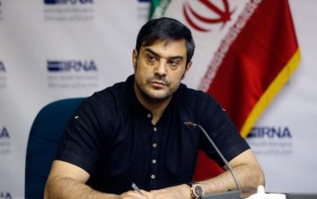 نیما نکیسا دروازه بان سال های دور پرسپولیس درباره عملکرد حامد لک درون دروازه سرخپوشان گفت : لک نمره قبولی نگرفت بلکه دکترا گرفت ، از ته قلبم برای او خوشحال هستم.