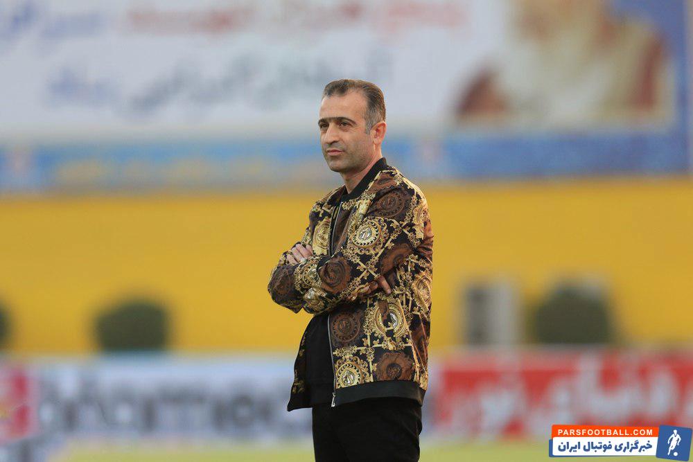 فراز کمالوند که به تازگی سرمربی تیم شاهین بوشهر شده است ، در واکنش به شایعه مشورت دادنش به فرهاد مجیدی در زمان سرمربیگری فرهاد در استقلال گفت : من و فرهاد ۲۵ سال است که دوست هستیم و با هم صحبت می کنیم. وی همچنین در خصوص هدفش در شاهین در فصل جدید لیگ آزادگان گفت : قول می دهم که در این فصل جوانان لیگ برتری را شکوفا کنم.