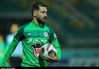 محمد رضا خلعتبری دیشب که در یک برنامه تلویزیونی در شبکه اصفهان حضور داشت ، از یک تماس جنجالی توسط دستیار قلعه نویی در زمان سرمربیگری سپاهان ، وقتی که خلعتبری در تیم شهرخودرو حضور داشت ، پرده برداشت.