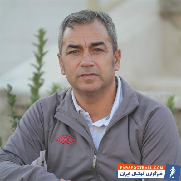 محمود کلهر ، پیشکسوت پرسپولیس درباره شرایط باشگاه گفت : امیدوارم هر چه سریع تر مدیرعامل تیم انتخاب شود ، از یحیی تشکر می کنم که آرامش تیم را حفظ کرد.