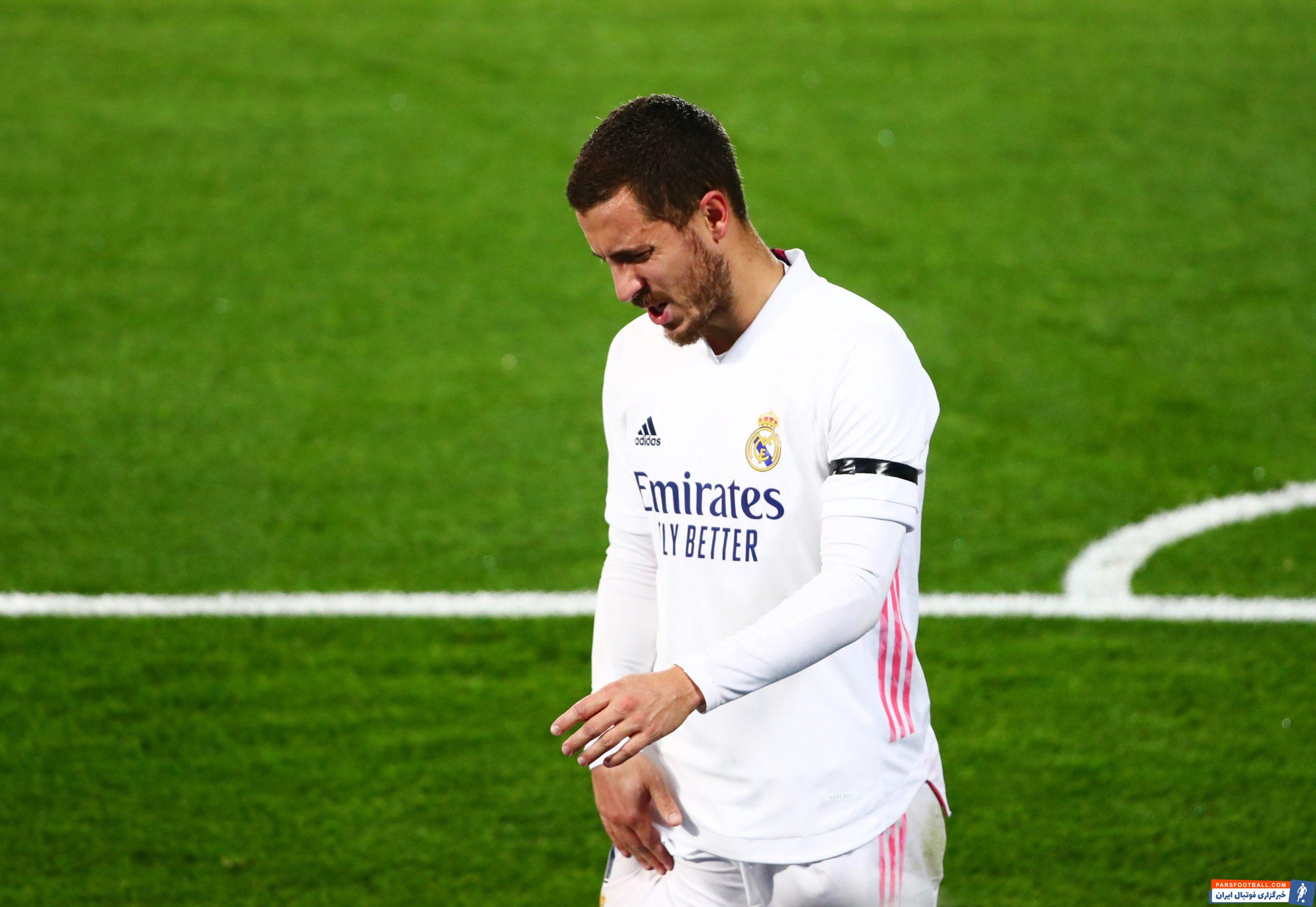 ادن هازارد از ابتدا در ترکیب رئال مادرید مقابل آلاوز قرار داشت اما در دقیقه '28 به علت احساس ناراحتی و مصدومیت جای خود را به رودریگو داد.