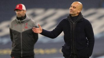 گواردیولا پس از بازی ابتدا درباره صحبتهایش با یورگن کلوپ توضیح داد: درباره استفاده از پنج بازیکن تعویضی صحبت کردیم. اگر مردم میخواهند ...