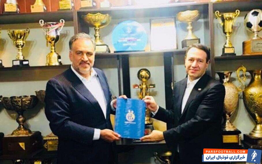 احمد مددی گفت: برای انتخاب کارگزار، مزایدهای شفاف و به صورت عمومی که در تاریخ باشگاه استقلال بی سابقه بوده است، برگزار شد .