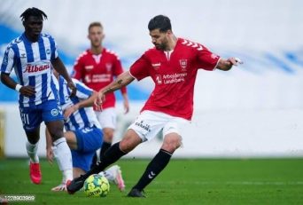 سعید عزت اللهی هافبک دفاعی ایرانی تیم وایله با عملکرد خوبش یکی از بهترین بازیکنان ماه اکتبر رقابت های فوتبال دانمارک بوده است.‌‌‌‌‌‌‌‌‌‌