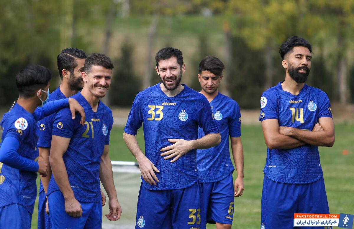 مدیران استقلال و تلاش برای کاهش قرارداد بازیکنان