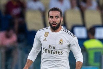 پس از بازی تیم های رئال مادرید و والنسیا که با شکست سنگین رئال مادرید همراه شد ،دنی کارواخال یک استوری کنلیه آمیز نسبت به عملکرد داور بازی منتشر کرد و خیلی سرع هم آن را پاک کرد .