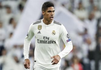 هوگو لوریس ، کاپیتان تیم ملی فرانسه در واکنش به انتقادات از رافائل واران گفت : واران یک رهبر و بازیکن بزرگ است که ۹ سال در رئال مادرید بازی کرده است .