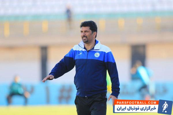 در بازی دیروز تیم های پرسپولیس و نفت مسجد سلیمان ، مجتبی حسینی برای سومین بار به عنوان سرمربی رو در روی پرسپولیس قرار گرفت و باز هم شکست نخورد .