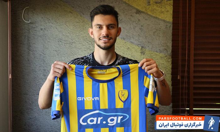 محمدرضا آزادی مهاجم فصل قبل تیم تراکتور تبریز که در نقل و انتقالات مدنظر استقلال هم بود و در نهایت به تیم پانتولیکوس یونان پیوست ، در بازی امشب تیمش در ترکیب اصلی قرار گرفت .