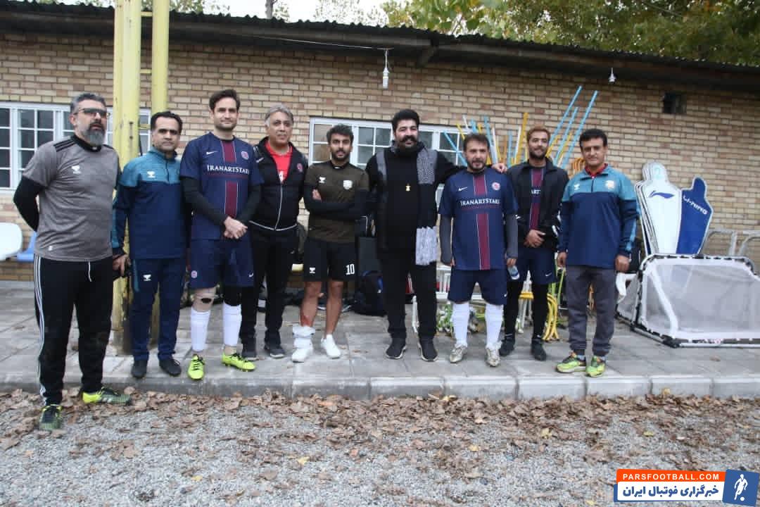 تیم میثاقی این چهارشنبه با کاپیتانی سیانکی به مصاف تیم هنرمندان رفت که کاپیتانش بهنام بانی است اما از همه جذاب تر رقابت میثاقی و بهنام بانی بود.