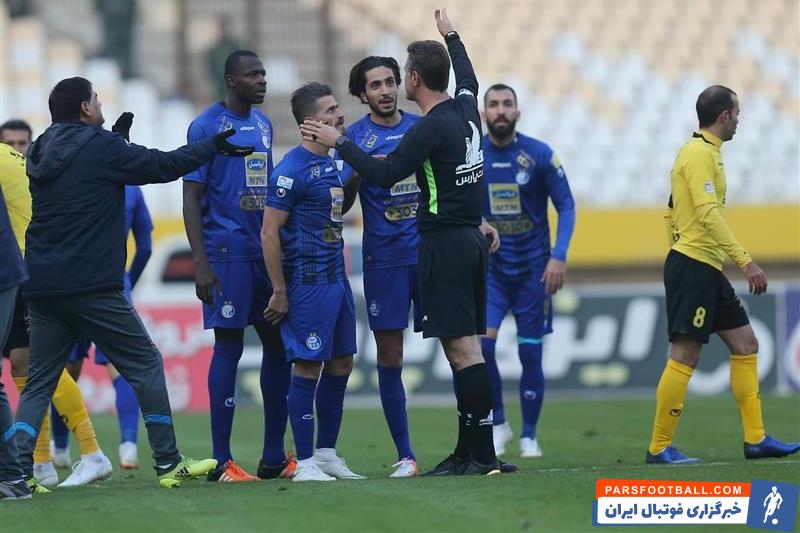 زاهدی فر ؛ استقلال