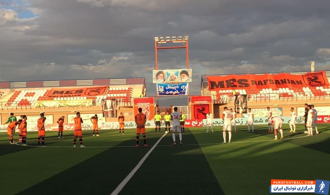 در هفته چهارم لیگ برتر ، تیم تراکتور تبریز در یک بازی زیبا موفق شد تیم مس رفسنجان را با تک گل محمد عباس زاده ، تعویض طلایی علیرضا منصوریان شکست دهد .