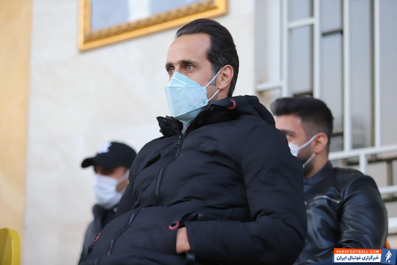 علی کریمی ، مهرداد میناوند وابراهیم میرزاپور از میهمانان ویژه تیم خیبرخرم آباد بودند که حضورشان بر جذابیت این مسابقه افزوده بود.