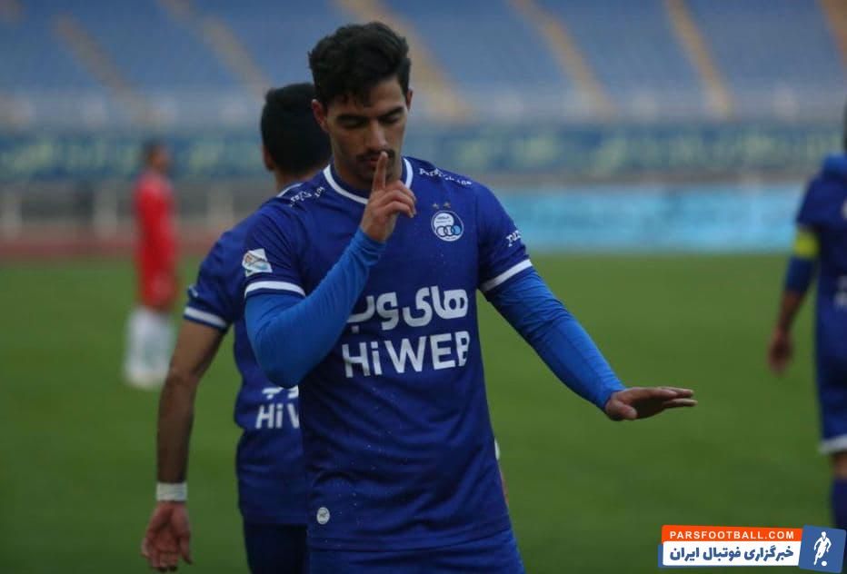 تیم تراکتور تبریز از سبحان خاقانی به علت فسخ قرارداد و پیوستن به استقلال شکایت کرد . خاقانی در هفته گذشته گل اول استقلال به شهرخودرو را به ثمر رساند .