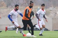 کند در حالی که همان داور نباید علایق و سلایق رنگی خود را در داوری دخیل کند. محمود شجاعی باوجود این که مسئولیت فنی برعهده مسعود شجاعی قرار داده شده اما او همچنان عزم راسخ خود برای حضور در زمین به عنوان بازیکن را نشان میدهد.