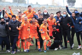 از زمان حضور محسن عاشوری اما بادرانیها با تحول بزرگی مواجه شدند و در واقع شوک حضور او در تیم بادران مثبت بود چرا که بادران متحمل شکست نشد.