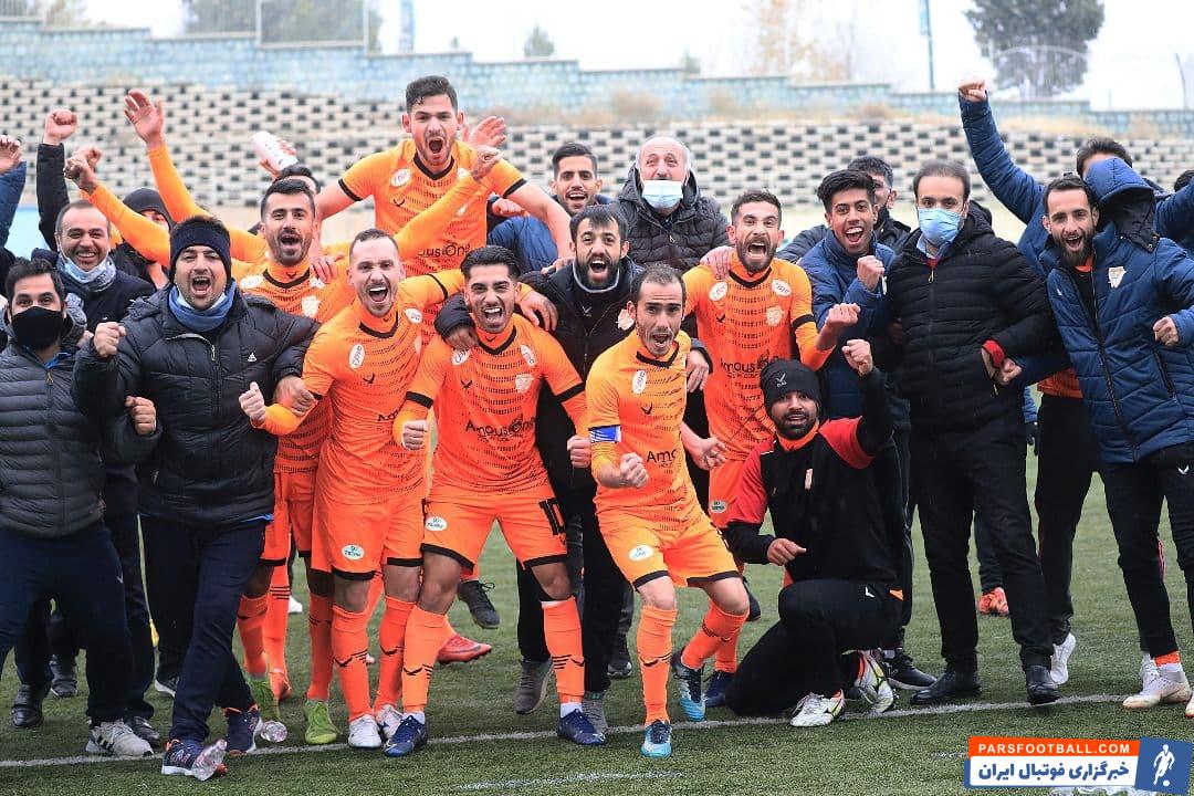 از زمان حضور محسن عاشوری اما بادرانیها با تحول بزرگی مواجه شدند و در واقع شوک حضور او در تیم بادران مثبت بود چرا که بادران متحمل شکست نشد.