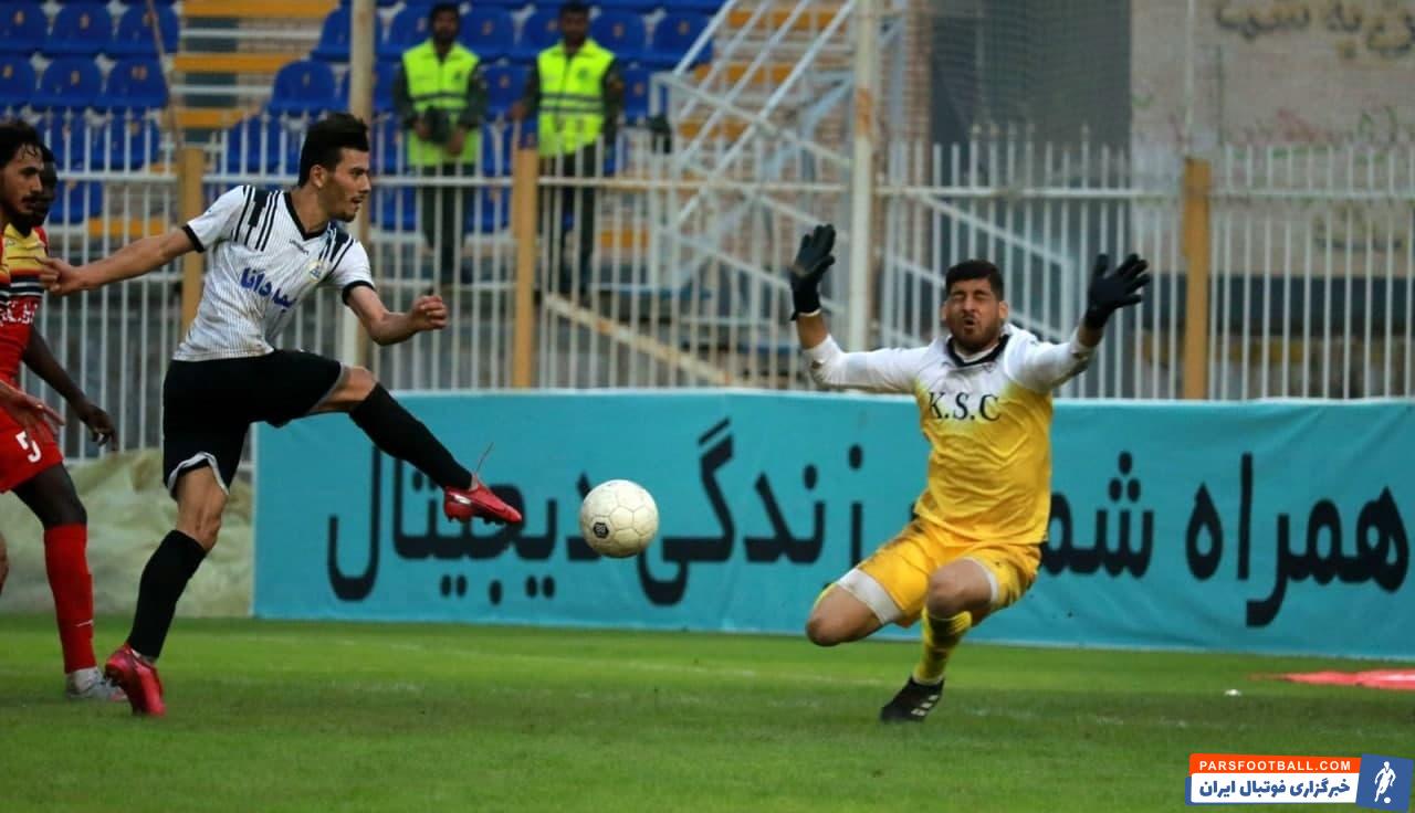 احسان مرادیان که در واپسین دقایق بازی روی شلیک نیما انتظاری غافلگیر شد و دروازه تیمش را باز شده دید تا نتیجه تساوی به شکست ...