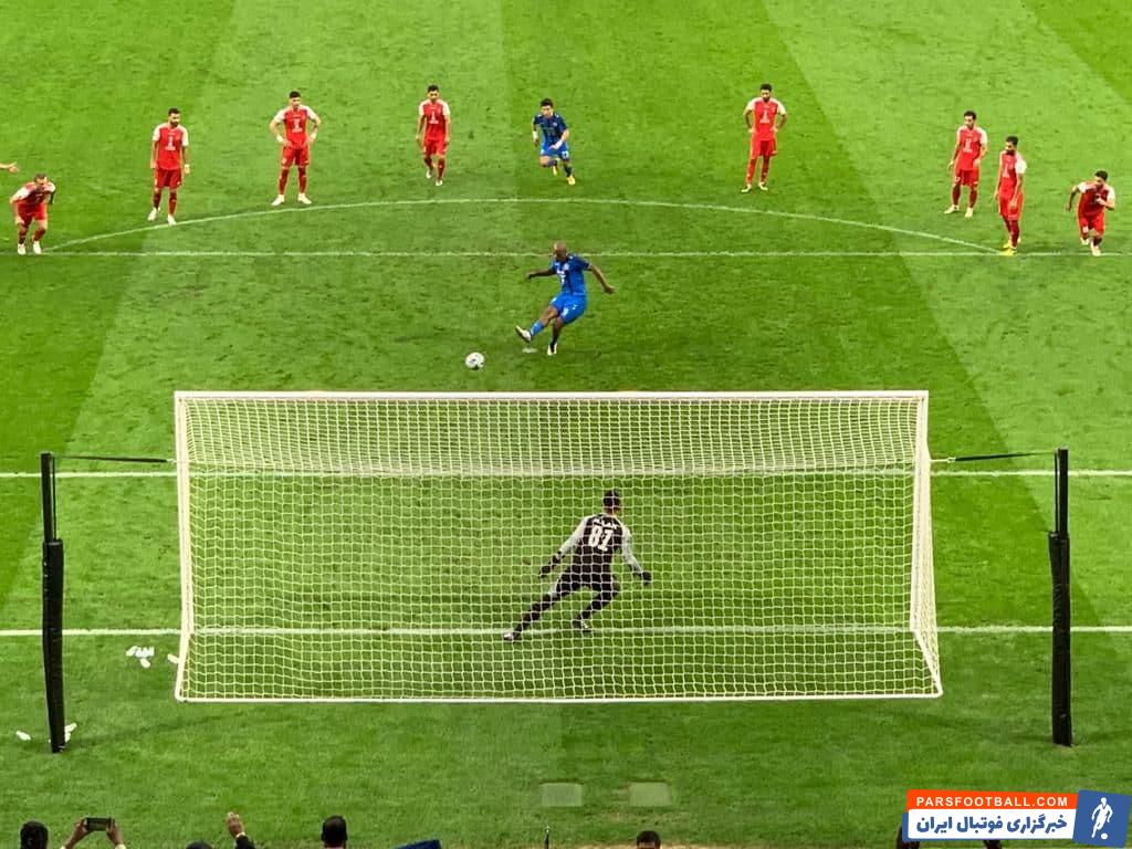 جونیور نگرئو جونیور نگرائو جونیور پشت توپ ایستاد و در این لحظه که دو فریم از آن به ثبت رسیده، حامد لک را فریب داد تا پرسپولیس بازی برده را با یک شکست تلخ عوض کند.