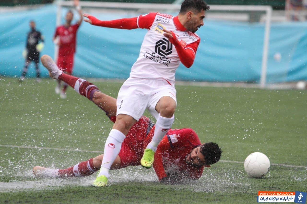 پرسپولیس و نساجی در زمین آب گرفته