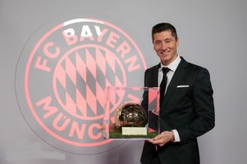 روبرت لواندوفسکی ، ستاره زهردار خط حمله بایرن‌مونیخ به‌عنوان بهترین بازیکن سال ۲۰۲۰ به انتخاب نشریه ایتالیایی «توتواسپورت» شد.