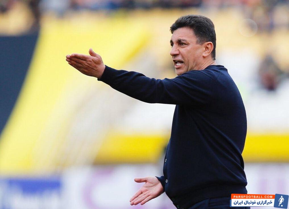 اعتراض شدید امیر قلعه نویی به داور بازی گل گهر و ذوب آهن