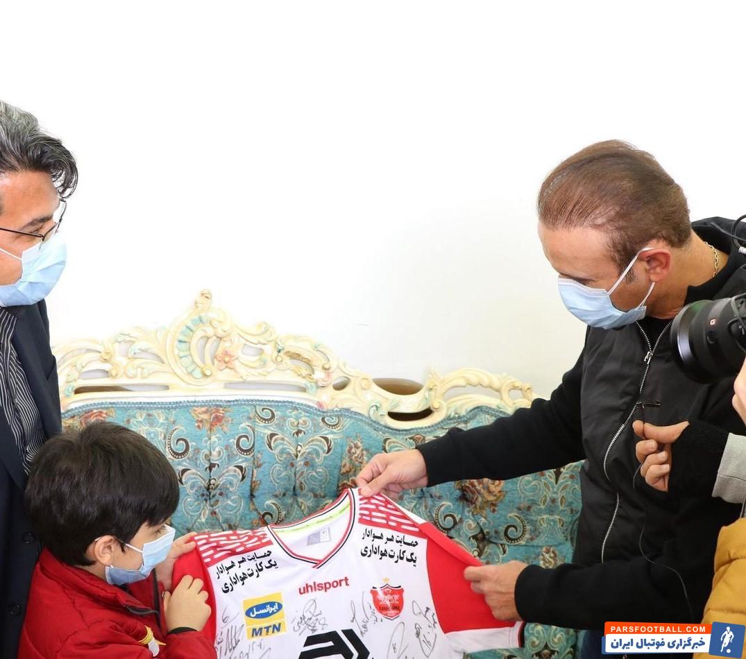 دلجویی یحیی گل محمدی از خانواده هوادار فقید پرسپولیس