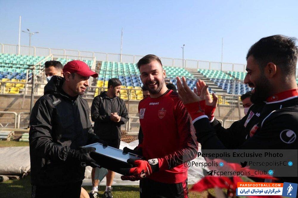 جشن کریسمس در اردوی پرسپولیس