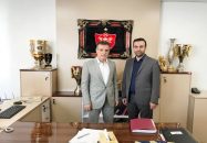 با اعلام رسمی سایت باشگاه پرسپولیس رضا یلوه معاون اقتصادی باشگاه پرسپولیس از سمت خودش در این تیم کنار رفت .
