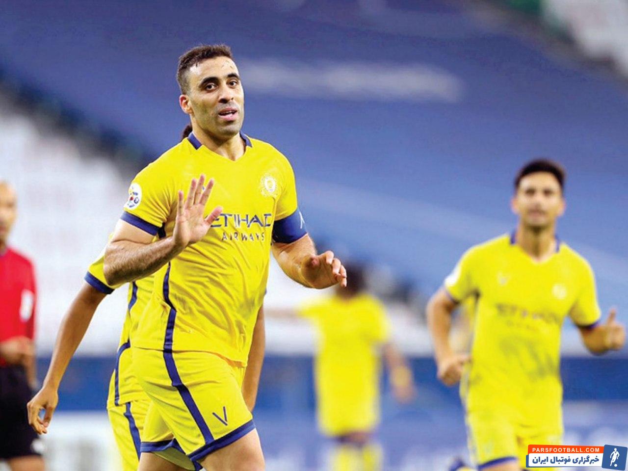 روزنامه عربستانی مکه مدعی شد که باشگاه النصر عربستان ، عبدالرزاق حمدالله مهاجم مراکشی و گلزن خود را به علت چاقی جریمه ده میلیارد جریمه کرده است .