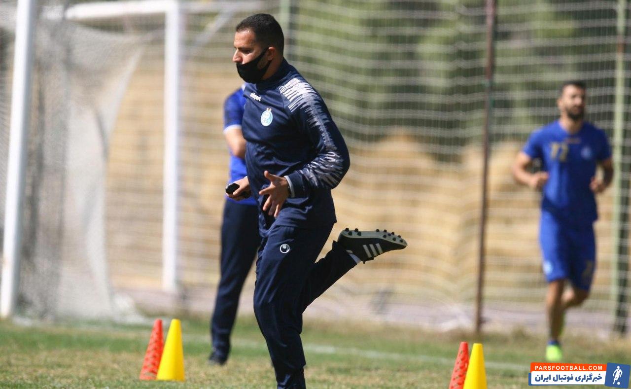 امید علی دفتری ، مربی تیم استقلال ، در انتظار مدرک مربیگری خود از فدراسیون فوتبال اسپانیا است تا بتواند در بازی های تیم استقلال روی نیمکت این تیم بشیند .