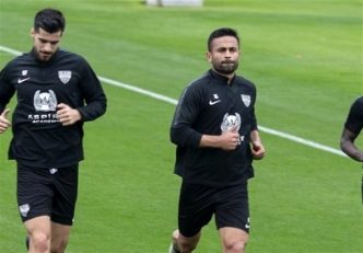 با توجه به عملکرد ضعیف برخی از هافبک های استقلال ، این احتمال وجود دارد که در نقل و انتقالات نیم فصل لیگ برتر ، امید ابراهیمی به استقلال برگردد.