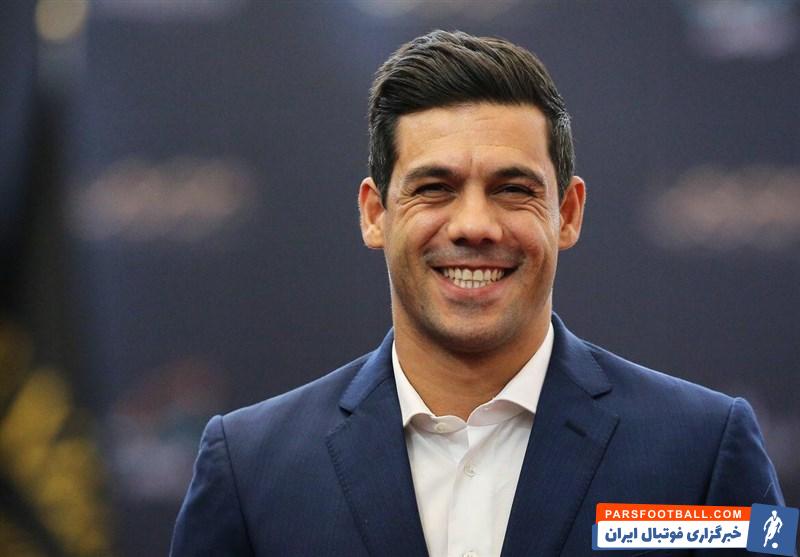 ابراهیم شکوری در گفتگو با برنامه فوتبال برتر گفت : درحالی که حضور در پلی آف لیگ قهرمانان آسیا برای برخی تیم ها افتخار محسوب می شود ، هواداران ما به کمتر از قهرمانی راضی نمی شوند .