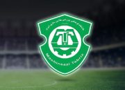 باشگاه تراکتور در اعتراض به حضور علیرضا منصوریان در تلویزیون اعلام کرده بود که اجازه نمی دهد دوربین ها وارد ورزشگاه شوند . اتفاقی که ماشین سازی هم از آن حمایت کرد .