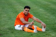 باشگاه تراکتور برای سعید واسعی شرط گذاشته است که ۴۰ درصد از قراردادش را ببخشد و آن را به طور بلند مدت تمدید کند وگرنه قرارداد او فسخ خواهد شد.