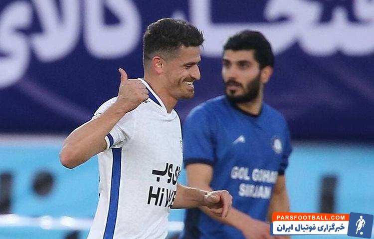 پس از پایان بازی استقلال و گل گهر ، وریا غفوری کاپیتان استقلال با میلاد زکی پور مدافع فصل پیش استقلال و کنونی گل گهر درگیری لفظی پیدا کرد .