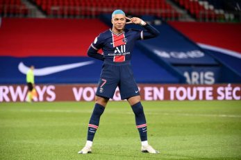 کیلیان ام باپه در جریان دیدار پاری سن ژرمن و لوریان موفق به زدن گل اول تیمش از روی نقطه پنالتی شد و این گل را به شکلی عجیب جشن گرفت.