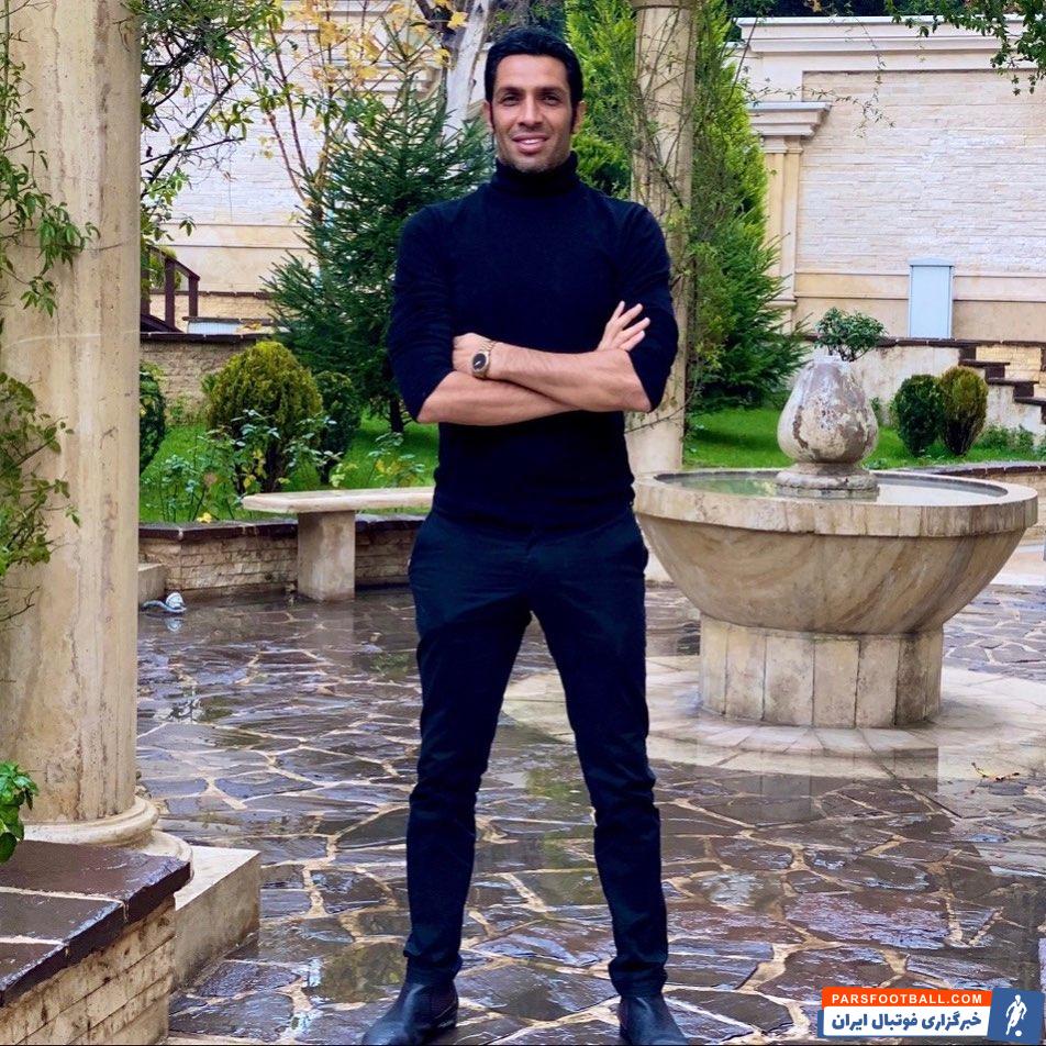 سپهر حیدری ، پیشکسوت پرسپولیس به حمایت مهدی فنونی زاده از تیم ‌اولسان هیوندای کره جنوبی واکنش نشان دادو یک استوری جنجالی را منتشر کرد .