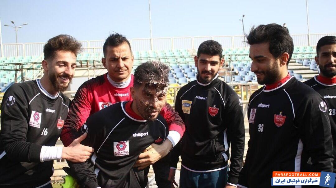 تمرین دیروز پرسپولیس در حالی برگزار شد که در پایان تمرین، جشن کوچکی به مناسبت تولد امید عالیشاه از سوی اعضای تیم برای او ترتیب داده شد.