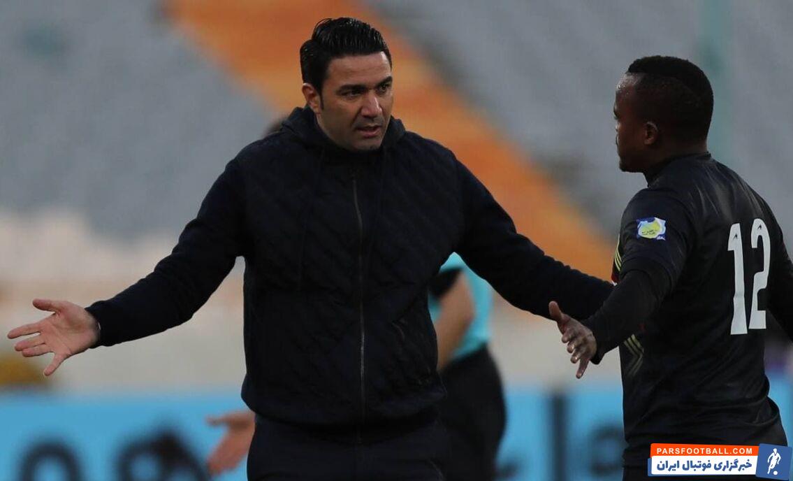 انتقاد جواد نکونام از داور بازی فولاد و پرسپولیس